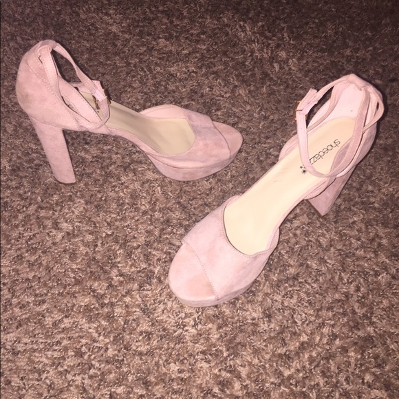 Nylia Platform Heeled Sandal - Picture 6 of 8